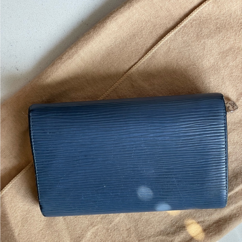LV Toledo Blue Epi - Picture 8 of 10